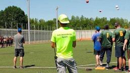 Junge Sträflinge beim Baseball